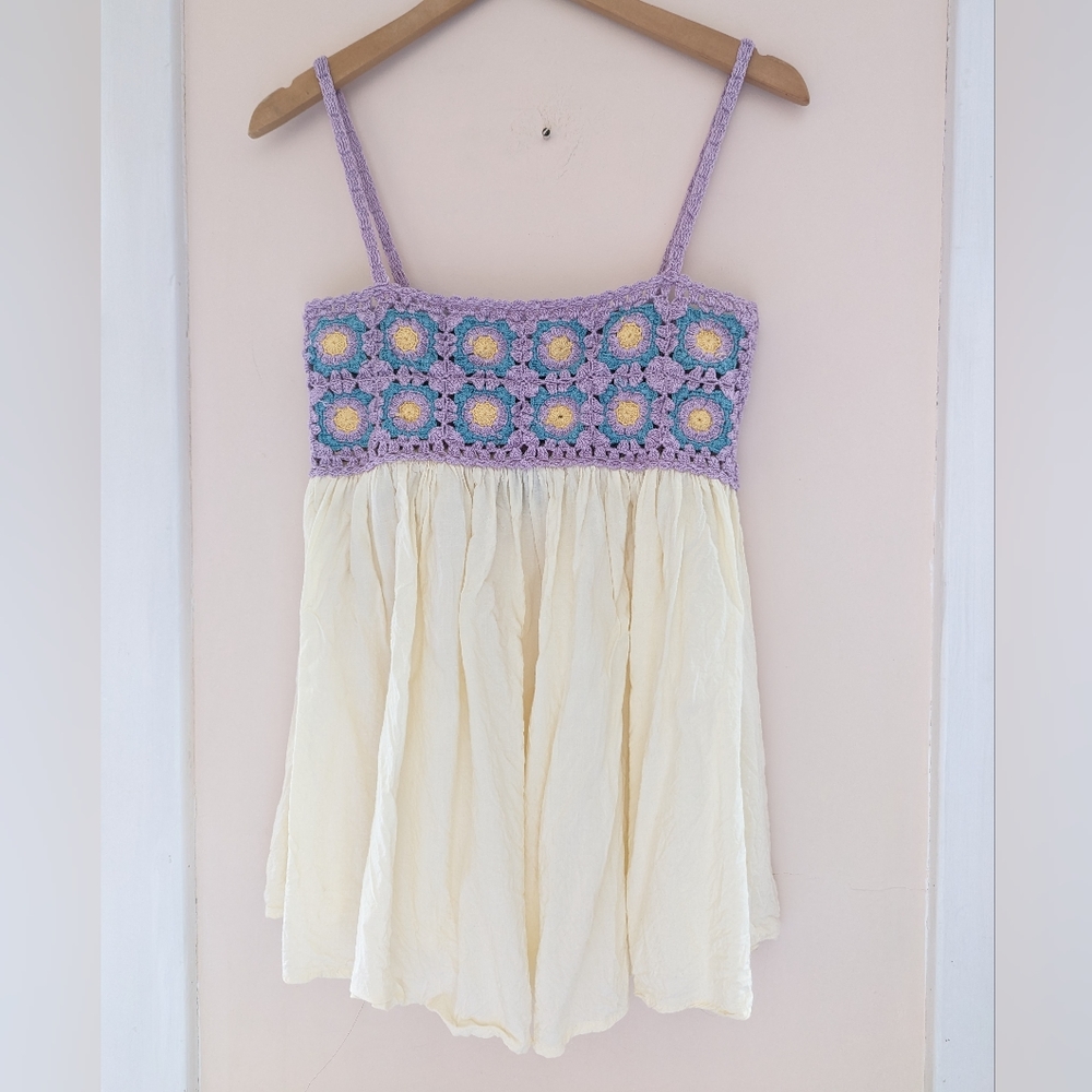 ASOS Long Crochet Floral Flowy Boho Top Saghetti Strap Cream Purple Small/Medium